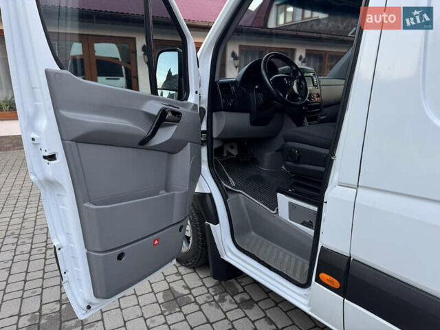 Белый Мерседес Sprinter, объемом двигателя 2.1 л и пробегом 431 тыс. км за 16499 $, фото 36 на Automoto.ua