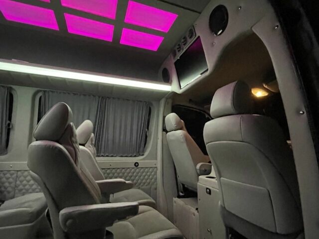 Белый Мерседес Sprinter, объемом двигателя 3 л и пробегом 700 тыс. км за 30034 $, фото 6 на Automoto.ua