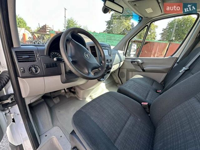 Белый Мерседес Sprinter, объемом двигателя 2.14 л и пробегом 134 тыс. км за 22500 $, фото 11 на Automoto.ua