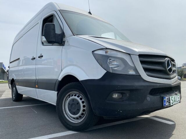 Белый Мерседес Sprinter, объемом двигателя 2.2 л и пробегом 392 тыс. км за 14441 $, фото 2 на Automoto.ua