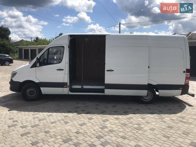 Белый Мерседес Sprinter, объемом двигателя 2.1 л и пробегом 546 тыс. км за 13200 $, фото 4 на Automoto.ua