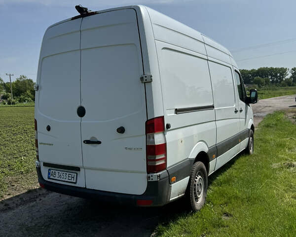 Белый Мерседес Sprinter, объемом двигателя 2.14 л и пробегом 382 тыс. км за 11500 $, фото 3 на Automoto.ua
