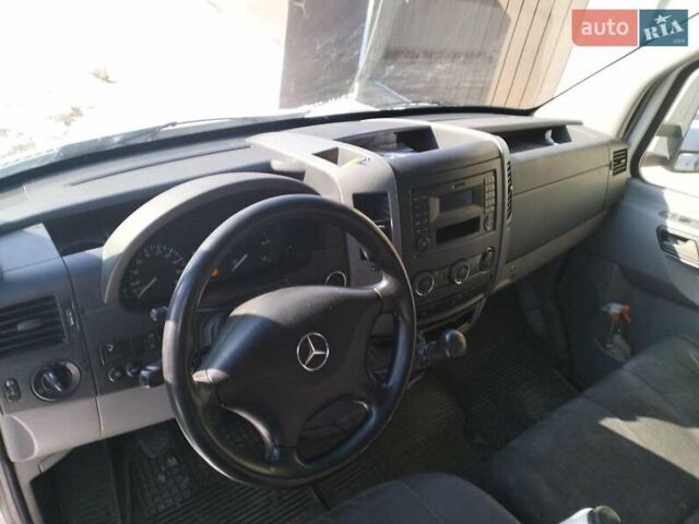 Белый Мерседес Sprinter, объемом двигателя 2.14 л и пробегом 338 тыс. км за 16000 $, фото 1 на Automoto.ua
