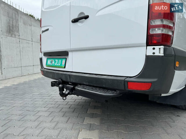 Белый Мерседес Sprinter, объемом двигателя 3 л и пробегом 245 тыс. км за 35351 $, фото 29 на Automoto.ua