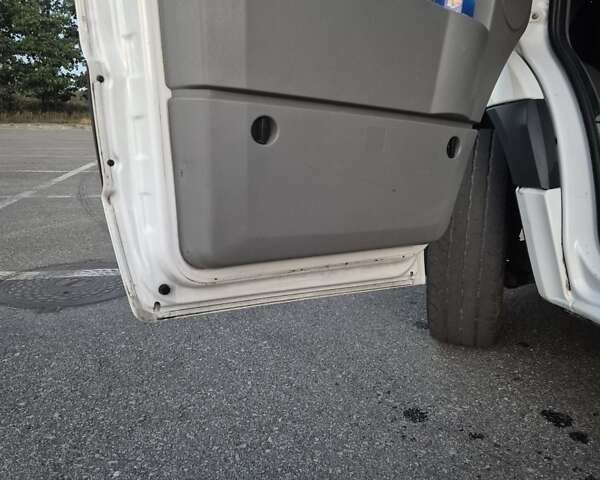 Белый Мерседес Sprinter, объемом двигателя 3 л и пробегом 386 тыс. км за 35000 $, фото 24 на Automoto.ua