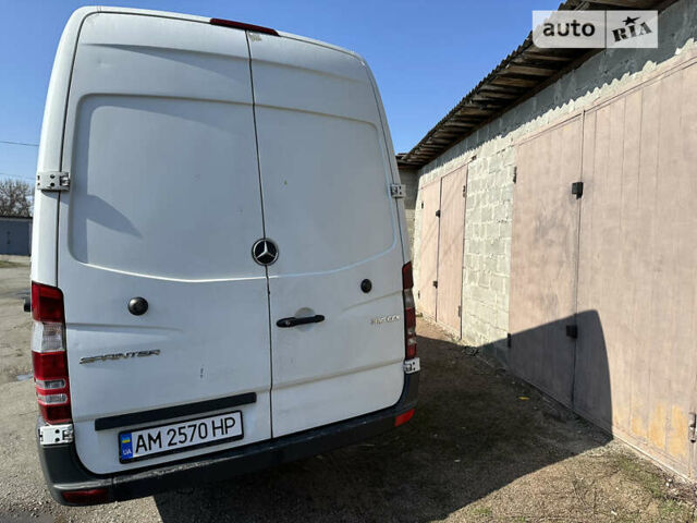 Белый Мерседес Sprinter, объемом двигателя 0 л и пробегом 410 тыс. км за 17000 $, фото 4 на Automoto.ua