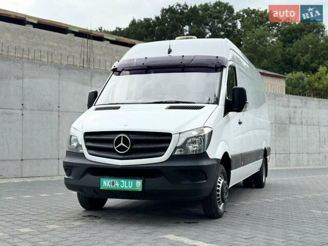 Белый Мерседес Sprinter, объемом двигателя 3 л и пробегом 245 тыс. км за 35351 $, фото 5 на Automoto.ua