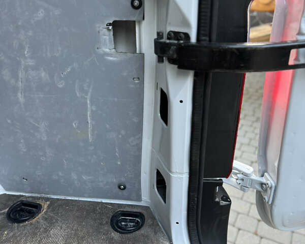 Белый Мерседес Sprinter, объемом двигателя 2.1 л и пробегом 385 тыс. км за 14999 $, фото 64 на Automoto.ua