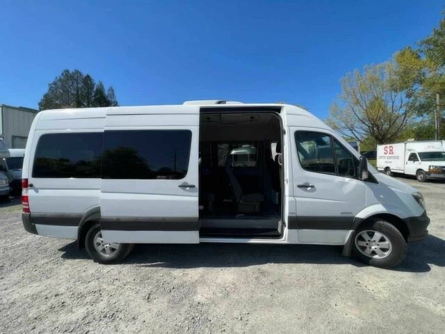 Белый Мерседес Sprinter, объемом двигателя 2 л и пробегом 119 тыс. км за 13800 $, фото 5 на Automoto.ua