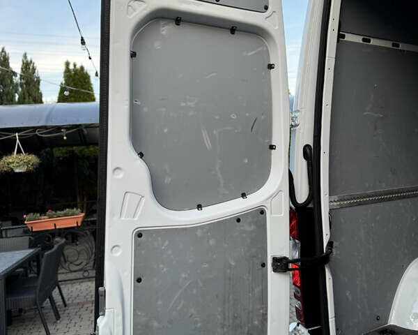 Белый Мерседес Sprinter, объемом двигателя 2.1 л и пробегом 385 тыс. км за 14999 $, фото 58 на Automoto.ua