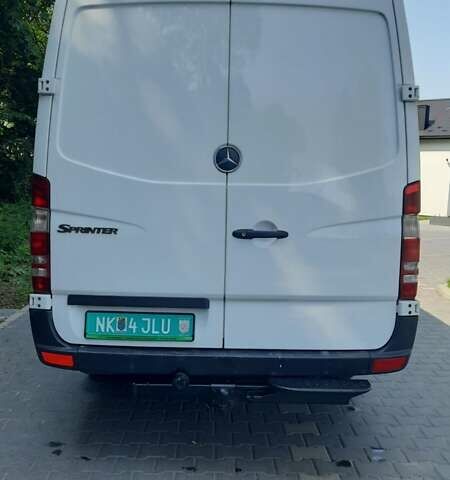 Белый Мерседес Sprinter, объемом двигателя 3 л и пробегом 245 тыс. км за 35350 $, фото 4 на Automoto.ua