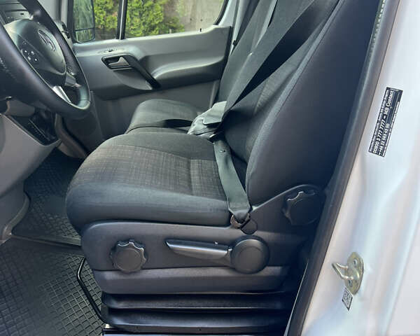Мерседес Sprinter 2015 в Виннице на Automoto.ua Белый Мерседес Sprinter, объемом двигателя 3 л и пробегом 260 тыс. км за 27500 $, фото 28 на Automoto.ua