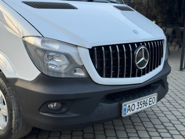 Белый Мерседес Sprinter, объемом двигателя 0 л и пробегом 564 тыс. км за 21999 $, фото 4 на Automoto.ua