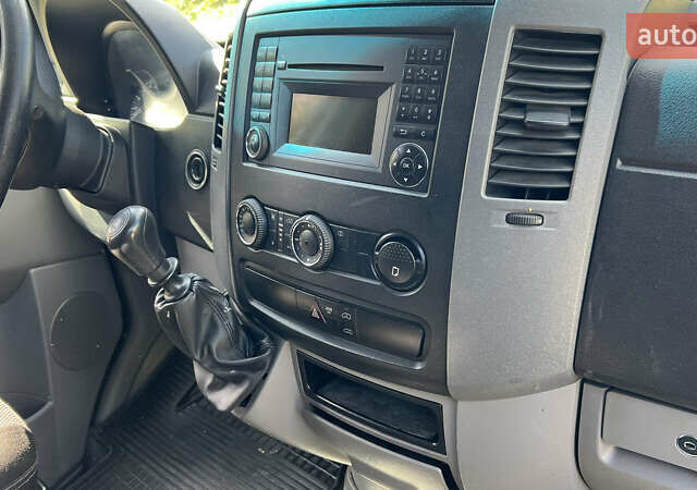 Белый Мерседес Sprinter, объемом двигателя 2.14 л и пробегом 262 тыс. км за 18000 $, фото 8 на Automoto.ua