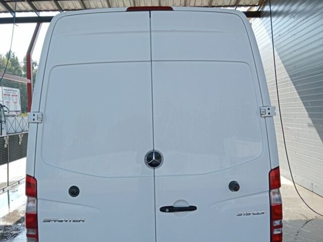 Белый Мерседес Sprinter, объемом двигателя 2.1 л и пробегом 290 тыс. км за 15400 $, фото 19 на Automoto.ua