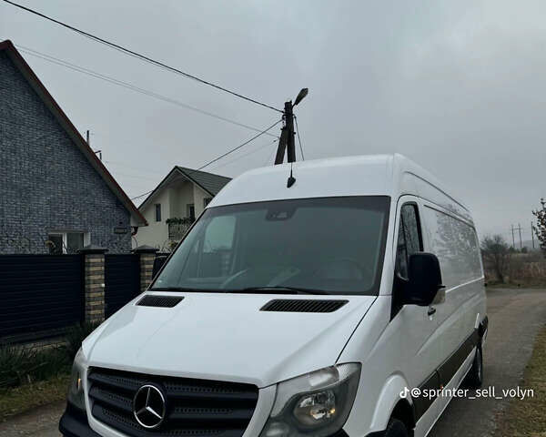 Белый Мерседес Sprinter, объемом двигателя 2.14 л и пробегом 340 тыс. км за 20000 $, фото 1 на Automoto.ua