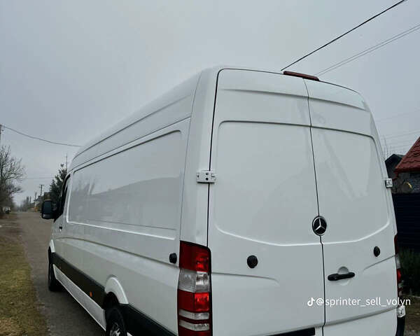Белый Мерседес Sprinter, объемом двигателя 2.14 л и пробегом 340 тыс. км за 20000 $, фото 5 на Automoto.ua