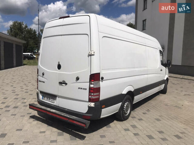 Белый Мерседес Sprinter, объемом двигателя 2.1 л и пробегом 546 тыс. км за 13200 $, фото 6 на Automoto.ua