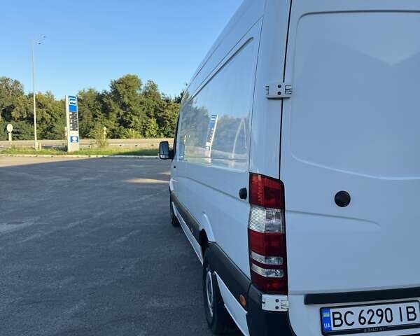 Белый Мерседес Sprinter, объемом двигателя 2.1 л и пробегом 325 тыс. км за 15999 $, фото 12 на Automoto.ua