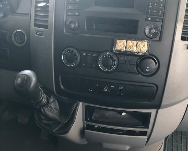 Белый Мерседес Sprinter, объемом двигателя 2.87 л и пробегом 400 тыс. км за 17500 $, фото 11 на Automoto.ua