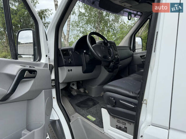 Белый Мерседес Sprinter, объемом двигателя 3 л и пробегом 245 тыс. км за 35351 $, фото 30 на Automoto.ua