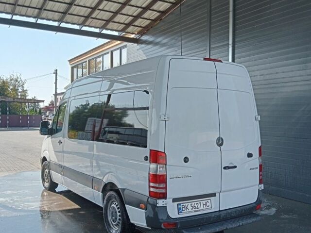 Белый Мерседес Sprinter, объемом двигателя 2.1 л и пробегом 290 тыс. км за 15400 $, фото 5 на Automoto.ua