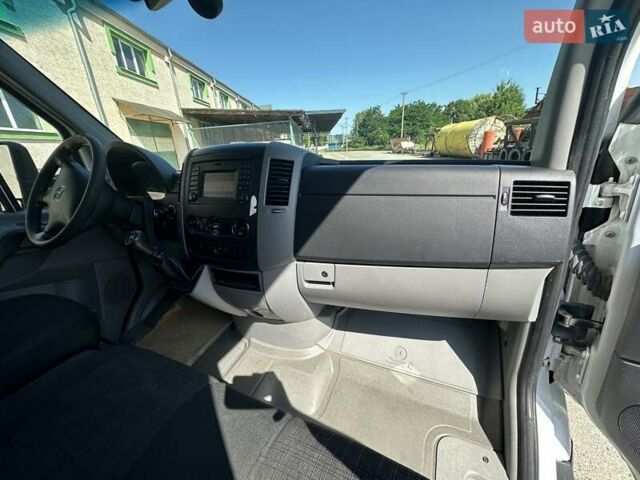 Белый Мерседес Sprinter, объемом двигателя 2.14 л и пробегом 134 тыс. км за 22500 $, фото 12 на Automoto.ua