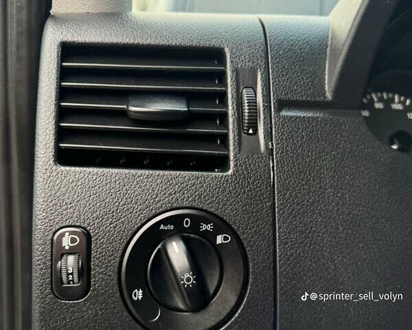Белый Мерседес Sprinter, объемом двигателя 2.14 л и пробегом 340 тыс. км за 20000 $, фото 14 на Automoto.ua