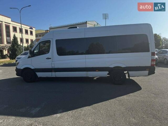 Белый Мерседес Sprinter, объемом двигателя 2.14 л и пробегом 391 тыс. км за 18000 $, фото 2 на Automoto.ua