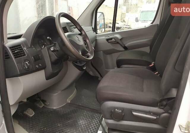 Белый Мерседес Sprinter, объемом двигателя 2.2 л и пробегом 295 тыс. км за 16750 $, фото 8 на Automoto.ua