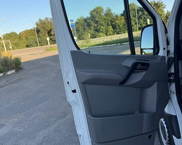 Белый Мерседес Sprinter, объемом двигателя 2.1 л и пробегом 325 тыс. км за 15999 $, фото 23 на Automoto.ua