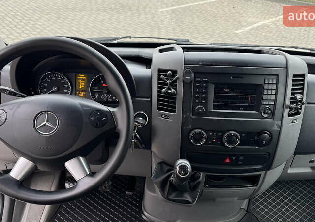 Белый Мерседес Sprinter, объемом двигателя 3 л и пробегом 440 тыс. км за 28500 $, фото 37 на Automoto.ua