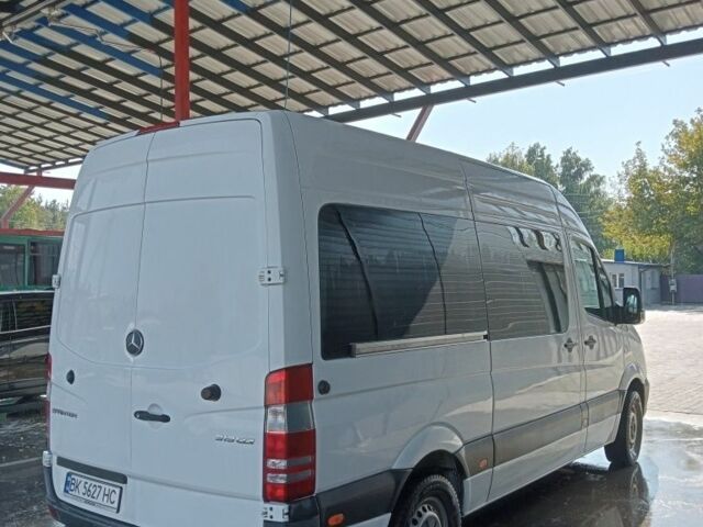 Белый Мерседес Sprinter, объемом двигателя 2.1 л и пробегом 290 тыс. км за 15400 $, фото 4 на Automoto.ua