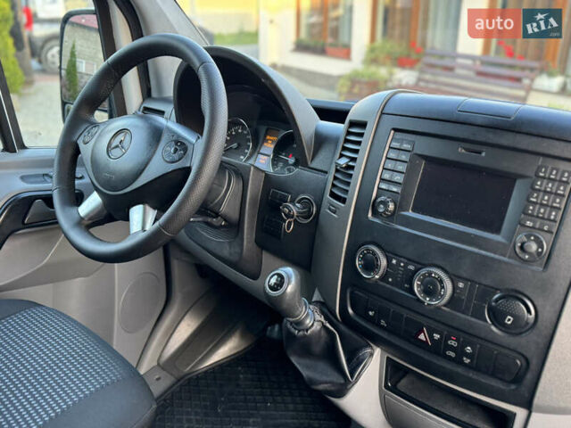 Белый Мерседес Sprinter, объемом двигателя 2.1 л и пробегом 385 тыс. км за 14999 $, фото 45 на Automoto.ua