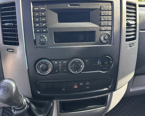 Белый Мерседес Sprinter, объемом двигателя 2.14 л и пробегом 510 тыс. км за 15500 $, фото 12 на Automoto.ua