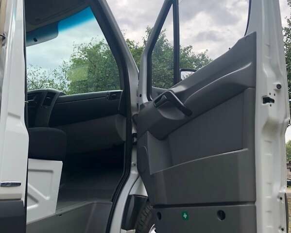 Белый Мерседес Sprinter, объемом двигателя 2.99 л и пробегом 230 тыс. км за 27500 $, фото 8 на Automoto.ua