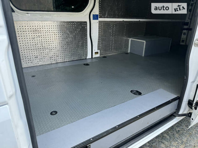 Белый Мерседес Sprinter, объемом двигателя 3 л и пробегом 252 тыс. км за 40254 $, фото 47 на Automoto.ua