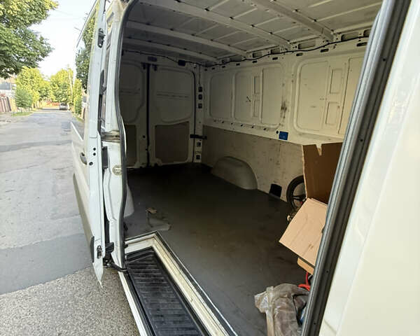 Белый Мерседес Sprinter, объемом двигателя 2.1 л и пробегом 303 тыс. км за 16500 $, фото 9 на Automoto.ua