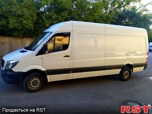 Белый Мерседес Sprinter, объемом двигателя 2.1 л и пробегом 490 тыс. км за 15000 $, фото 5 на Automoto.ua