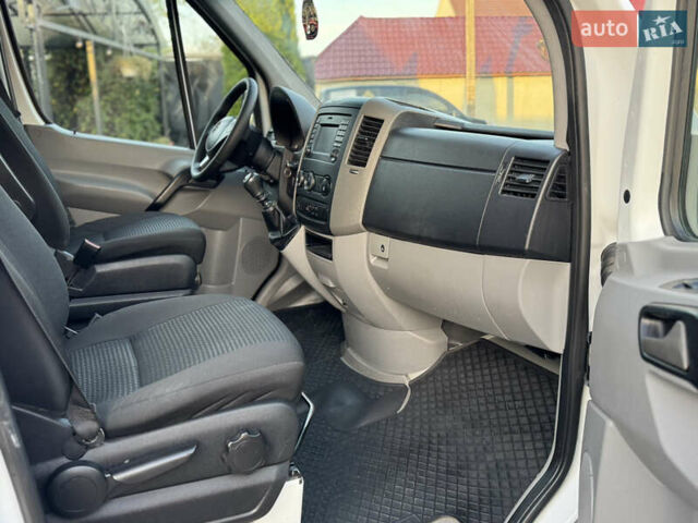 Белый Мерседес Sprinter, объемом двигателя 2.1 л и пробегом 385 тыс. км за 14999 $, фото 42 на Automoto.ua