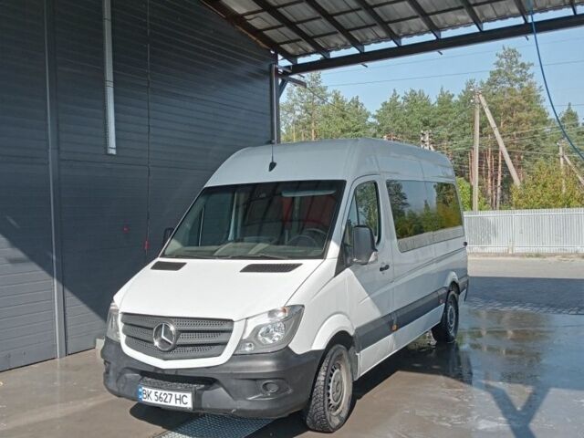 Белый Мерседес Sprinter, объемом двигателя 2.1 л и пробегом 290 тыс. км за 15400 $, фото 6 на Automoto.ua
