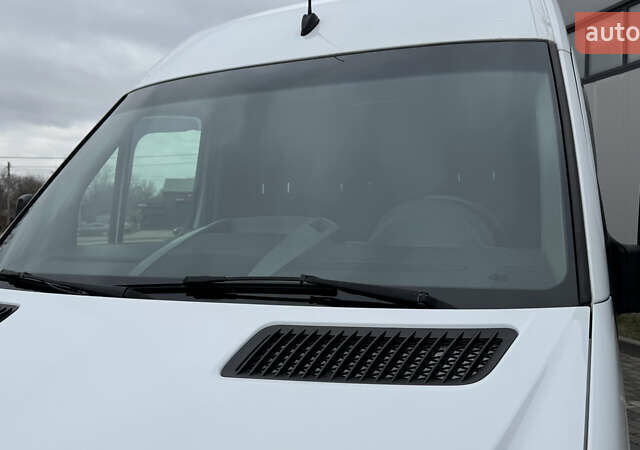 Белый Мерседес Sprinter, объемом двигателя 3 л и пробегом 440 тыс. км за 28500 $, фото 56 на Automoto.ua