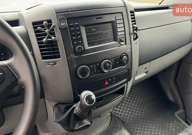 Белый Мерседес Sprinter, объемом двигателя 3 л и пробегом 440 тыс. км за 28500 $, фото 39 на Automoto.ua
