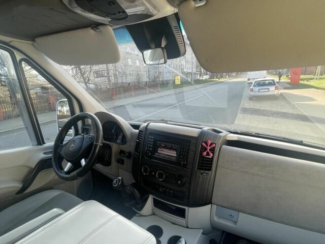 Белый Мерседес Sprinter, объемом двигателя 3 л и пробегом 700 тыс. км за 30034 $, фото 7 на Automoto.ua