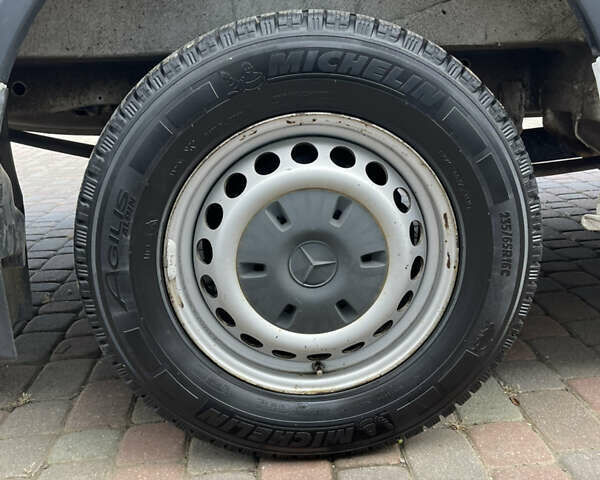 Білий Мерседес Sprinter, об'ємом двигуна 2.14 л та пробігом 173 тис. км за 23999 $, фото 5 на Automoto.ua