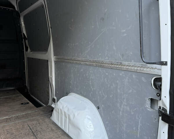 Белый Мерседес Sprinter, объемом двигателя 2.1 л и пробегом 385 тыс. км за 14999 $, фото 61 на Automoto.ua