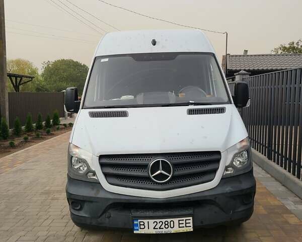 Белый Мерседес Sprinter, объемом двигателя 2.1 л и пробегом 210 тыс. км за 16300 $, фото 1 на Automoto.ua