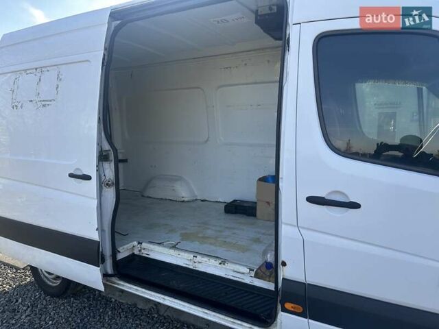 Белый Мерседес Sprinter, объемом двигателя 2.1 л и пробегом 410 тыс. км за 15500 $, фото 9 на Automoto.ua