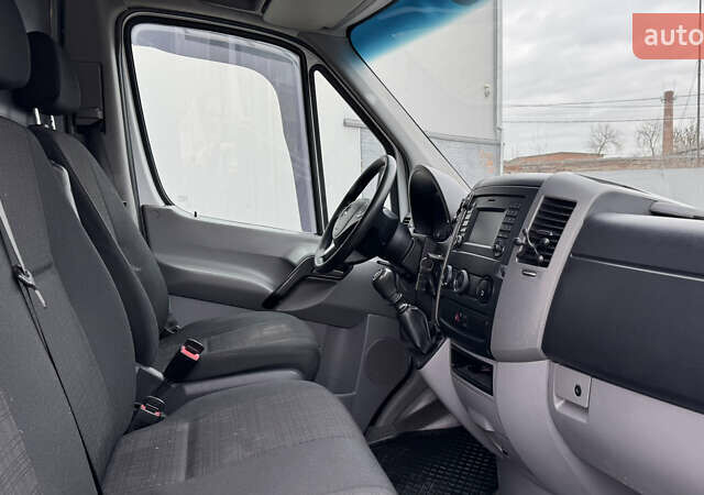 Белый Мерседес Sprinter, объемом двигателя 3 л и пробегом 440 тыс. км за 28500 $, фото 33 на Automoto.ua