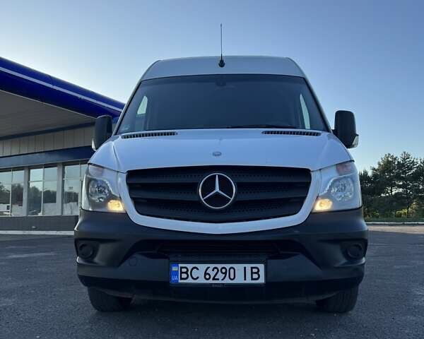 Белый Мерседес Sprinter, объемом двигателя 2.1 л и пробегом 325 тыс. км за 15999 $, фото 4 на Automoto.ua